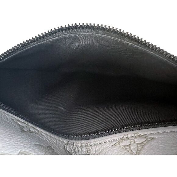 LV Discovery Bum Bag - Monogram Shadow - Picture 2 of 8